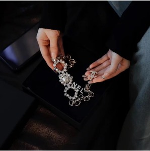 香奈儿CHANEL 19k雪地系列珍珠项链，钻石珍珠镶嵌工艺