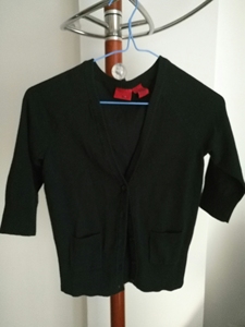 全新女童针织开衫，黑色，香港买，120-130cm可穿，八分
