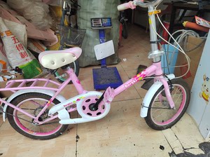 贝嘉琦儿童折叠自行车，九成新，粉色。二手物品不退不换，仅限合