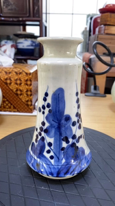 日本直邮，青花手绘小花瓶。清末民国时期，造型别致，古朴典雅。