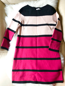 法国专柜毛衣毛线连衣裙ML码。玫红色拼粉色横条毛衣裙，法国专