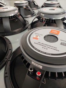 JBL15寸超低音喇叭，500-700瓦功率，带防伪码，15