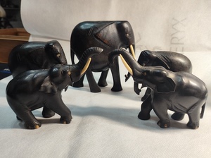 肯尼亚乌木雕 大象群