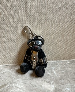 正品Prada小熊 超级酷的一款 可以挂包包挂钥匙 保证正品