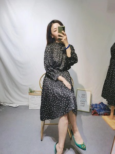 韩国SJSJ早秋款连衣裙！ 初夏也可以穿的。此款连衣裙有多处