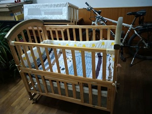 搬新家，ZEDBED婴儿床实木床含垫子蚊帐，可以连接在大人床