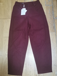 春四季 全新枣红色女裤，含毛50%，厚实 偏锥形。