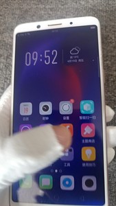 oppoA73全网通4g。 手机4+64，触摸灵敏，正常使用