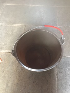 塑料桶/塑料瓶。批发建筑装修工地泥灰桶带提手！！✔，牛筋桶带