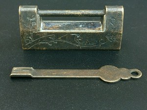 【特价出】清代老铜锁纯铜老式挂锁古代铜锁复古横开木箱插销锁仿