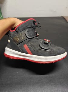 Nike zoom soldier 13 士兵高帮篮球鞋