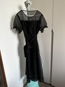 全新夏季A字裙高腰收腰显瘦气质连衣裙女装蕾丝薄纱连衣裙，黑色