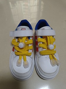 全新Adidas儿童鞋28.5码，广州市内可自提。