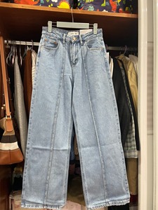 全新花匣子女式牛仔裤，26码，裤长101，腰围70，买大了，