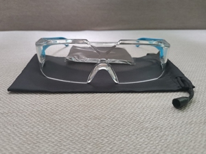 uvex护目镜，高清透明防雾，全新，配件为防尘袋+眼镜布。