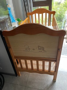 卡比龙实木婴儿床（无床垫），自用，适用6个月内婴儿。宁波江北