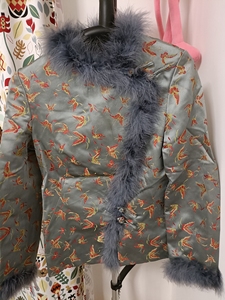 王婆喜铺中国元素，只穿一次，鸵鸟毛毛领子和袖口，一口价68包