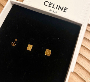 新款赛林celine珍珠字母耳环耳钉和项链一套，字母系列是今