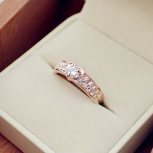 镶嵌一克拉细密小碎钻石戒指环镀金结订婚纱照像表白求爱仪式纪念