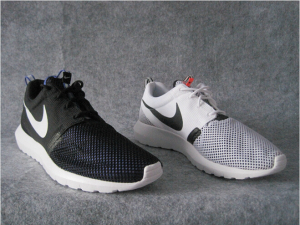 Nike 男子 RosheRun 透气超轻时尚运动跑步鞋 644425-005-100