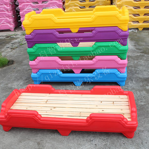 儿童塑料床午睡床滚塑床幼儿园专用床午托班绿色密板床宝贝午休床