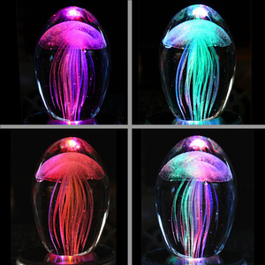 玻璃工艺品家庭装饰品摆件创意儿童礼物琉璃动物夜光水母球小夜灯