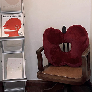 创意抱枕沙发客厅可爱毛绒椅子护腰靠垫高颜值U家用红色结婚靠