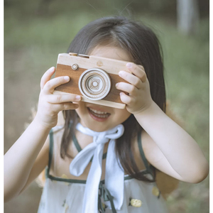 新款儿童摄影道具仿真相机木质复古音乐盒影楼宝宝拍照摆件相机