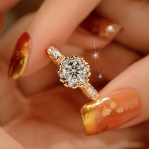 在逃公主法式复古莫桑石仿真钻石女戒925轻奢求订婚道具戒指食指
