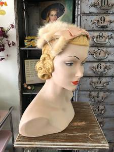 vintage 复古着 1950s独特金棕色貂毛祼粉缎面蝴蝶结装饰礼服帽