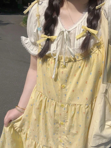黄色彩点吊带连衣裙2024夏季甜美减龄重工蕾丝花边小个子长裙套装
