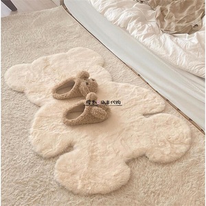 日本现货卡通鹿皮绒小熊地毯卧室装饰吊篮少女儿童房毛绒床边地垫