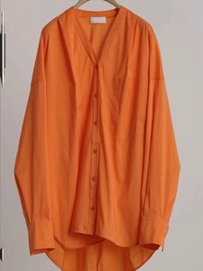 2024早春橙色V领单排扣廓形长袖衬衣韩版ins风宽松休闲薄款衬衫女