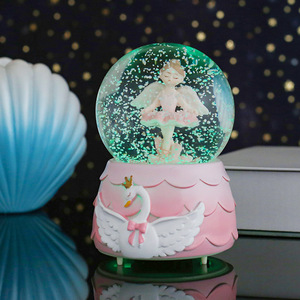 天鹅芭蕾舞女孩水晶球音乐盒女童礼品摆件儿童女生少女心生日礼物