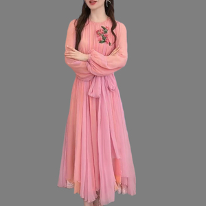 舒畅同款粉色沙滩温柔风韩系穿搭长袖长裙气质小众设计法式连衣裙