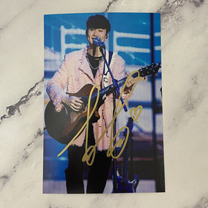 林俊杰JJ签名照片亲笔保真演唱会同款周边写真海报杂志粉丝礼物