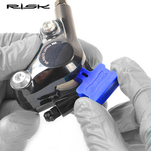 RISK自行车活塞垫块油碟刹夹器注油挡块刹车工具防空捏塞子换油