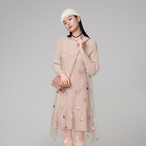 【商场同款】太平鸟女装冬装裸粉色中长款针织连衣裙+刺绣纱裙