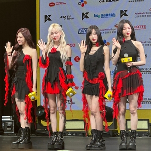 aespa女团演出服drama打歌服金玟庭同款kpop舞蹈服套装红黑裙子