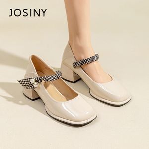 Josiny/卓诗尼2023春新款亮皮珍珠单鞋女方头女鞋粗跟中跟公主鞋