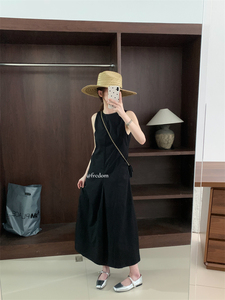 Hers一勺甜9375黑色设计感小众无袖连衣裙女夏季新款中长款背心裙