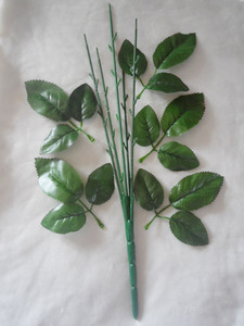 5个头玫瑰花枝干假花仿真花枝干塑料杆+4片玫瑰叶子 长42.5cm
