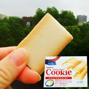 日本进口零食品三立黑白巧克力抹茶草莓咖啡味夹心饼干薄酥饼干
