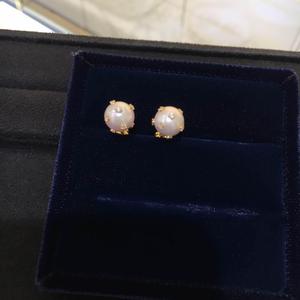 日本代购AHKAH 18K金 珍珠镶嵌钻石 别致耳钉