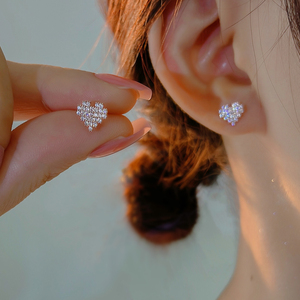 耳环爱心形状镶钻轻奢玫瑰金耳饰女春季时尚气质独特小众耳钉纯银