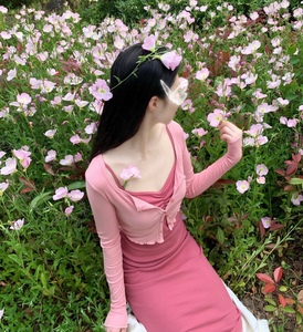 晚时光 夏 chao显白温柔粉色螺纹针织吊带裙修身中长款连衣裙