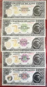 查塔姆群岛塑料钞3-15元全套五枚 全同号A005828 第三版银色标签
