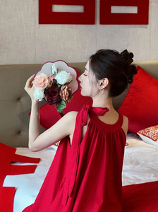 红色敬酒服新中式新娘晨袍女高级感订婚礼服挂脖宽松孕妇连衣裙