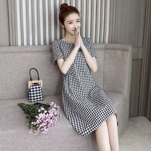 棉麻连衣裙女夏2024新款韩版宽松显瘦中长款气质小个子格子裙短袖