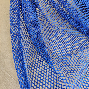 聚脂纤维六角网眼布料蜂窝镂空网格布捞鱼网兜网眼布服装服饰面料